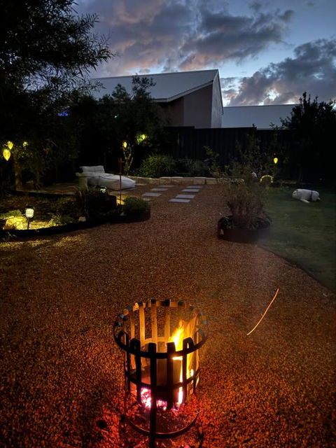 Glass Street Retreat - Tourism Caloundra 1
