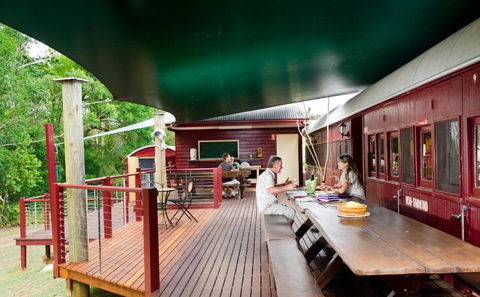 Glass House Mountains Ecolodge - Tourism Caloundra 2