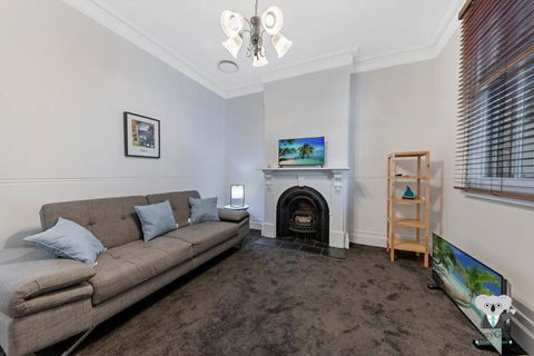 Glebe Cozy 2 Bedroom Stunning Terrace House / NGL058 - Tourism Caloundra 2