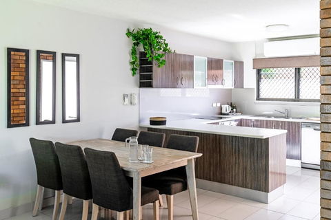 Glen Eden Beach Resort - Tourism Caloundra 4