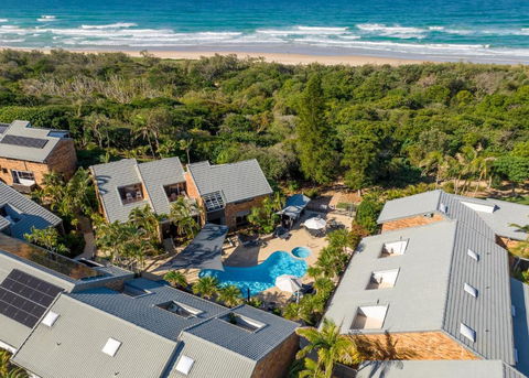 Glen Eden Beach Resort - Tourism Caloundra 0