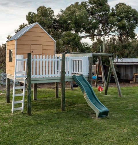 Glen Mervyn Lodge - Tourism Caloundra 2
