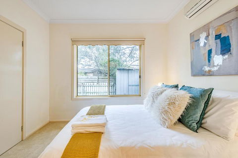 Glen Waverley 3BRM Vacation Home FreeParking Netflix - Tourism Caloundra 3