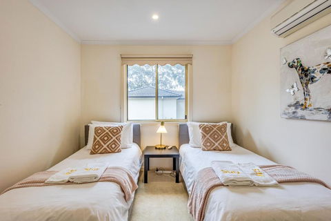 Glen Waverley 3BRM Vacation Home FreeParking Netflix - Tourism Caloundra 4