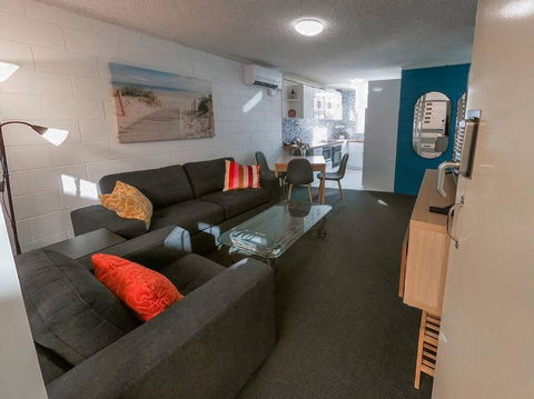 Glenelg Air B & B - Tourism Caloundra 4