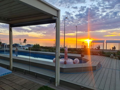 Glenelg Beach House With Private Beachfront Pool - Tourism Caloundra 4