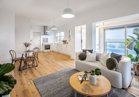 Glenelg Beach House With Private Beachfront Pool - Tourism Caloundra 3