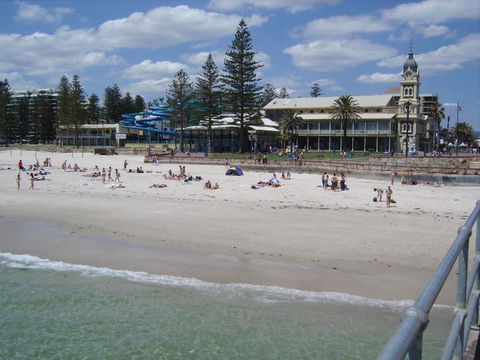 Glenelg Sea-Breeze - Tourism Caloundra 3