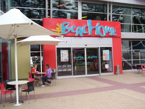 Glenelg Sea-Breeze - Tourism Caloundra 2