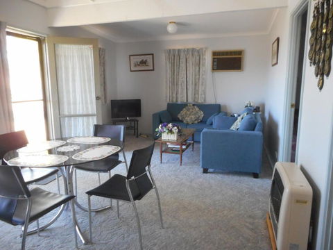Glenfield Cottage - Tourism Caloundra 1