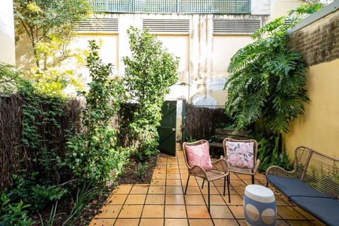 Glenmore Court - Spacious And Central By The Harbour - Tourism Caloundra 1