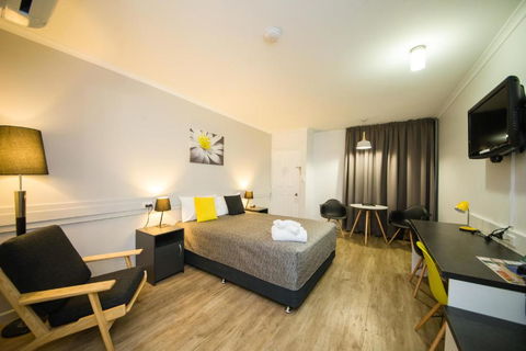 Glenmore Palms Motel - Tourism Caloundra 0