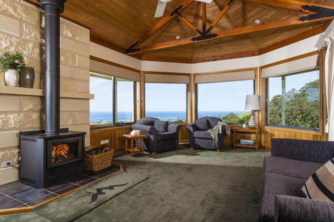 Glenoe Cottages - Tourism Caloundra 2