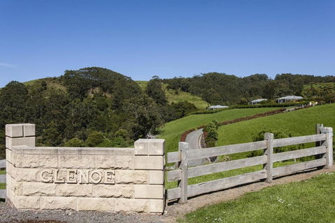 Glenoe Cottages - Tourism Caloundra 4