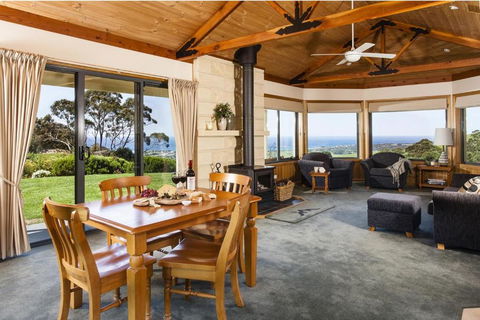 Glenoe Cottages - Tourism Caloundra 3