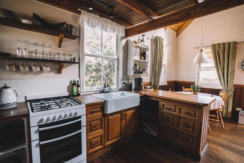 Glenrock Gardens - The Cottage - Tourism Caloundra 3