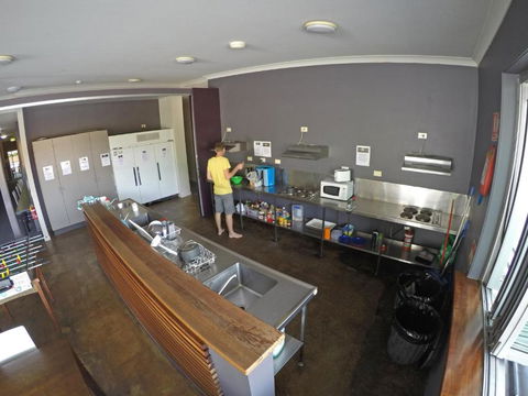 Global Backpackers Port Douglas - Tourism Caloundra 4