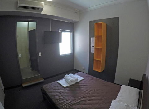 Global Backpackers Port Douglas - Tourism Caloundra 2