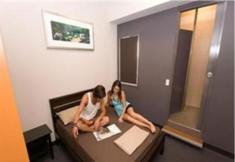Global Backpackers Port Douglas - Tourism Caloundra 1