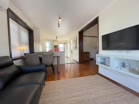 Globe Apartments - Tourism Caloundra 3