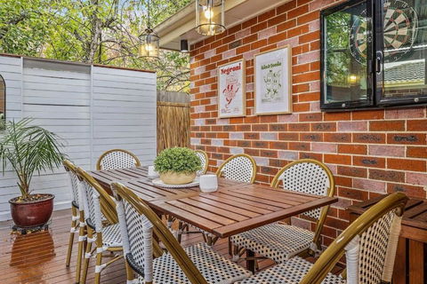 Gloria Of Healesville - Tourism Caloundra 2