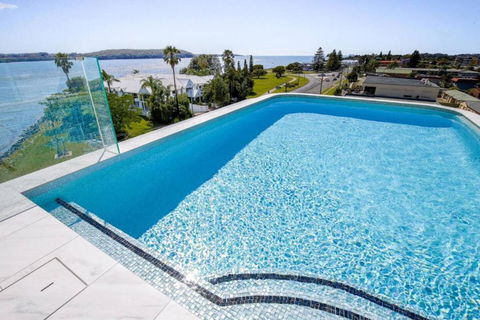 Glorious 2-Bed With Waterside Balcony Views - Tourism Caloundra 0