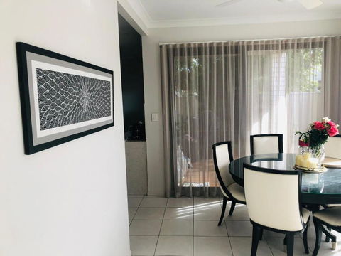 Glorious Stays By Moh - Tourism Caloundra 1