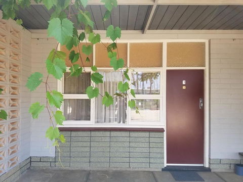 Glossop Motel - Tourism Caloundra 1