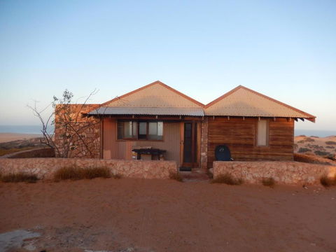 Gnaraloo Station - Homestead - Tourism Caloundra 0