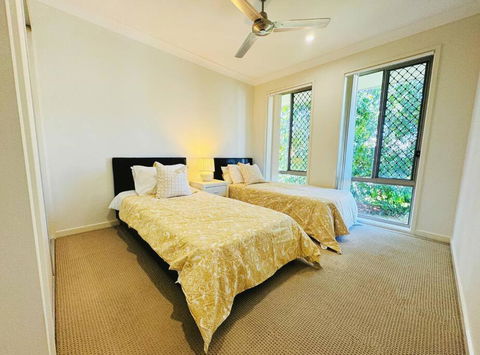 Gold Coast Family-Friendly 4BD Near Theme Park - Tourism Caloundra 4