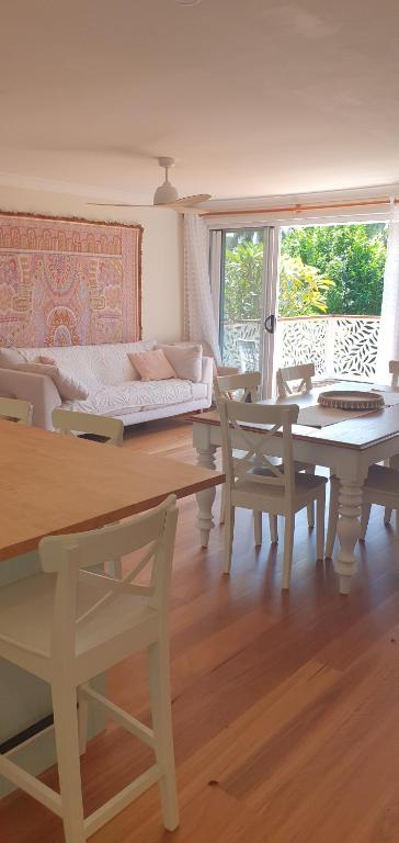 Gold Coast Family Retreat, Beach 1 And Half Kms, Shops, Full Home - Tourism Caloundra 4