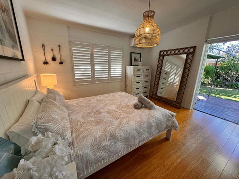 Gold Coast-Miami Mid-Century Beach Home With Pool - Tourism Caloundra 1