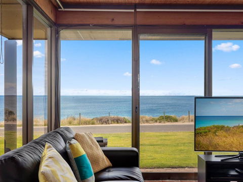 Gold Coast Views 10 Gold Coast Drive - Tourism Caloundra 2