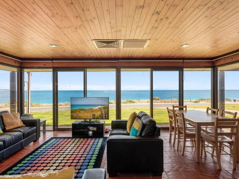 Gold Coast Views 10 Gold Coast Drive - Tourism Caloundra 3