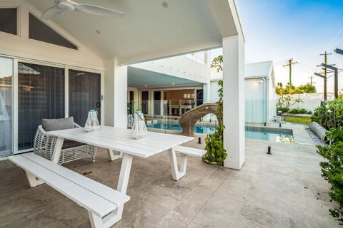 Golden Beach Ultimate Family Getaway - Pool & Spa - Tourism Caloundra 2