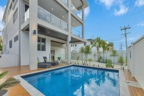 Golden Beachfront Holiday Home - Tourism Caloundra 1