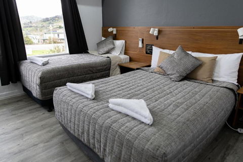 Garden Motor Inn - Tourism Caloundra 0
