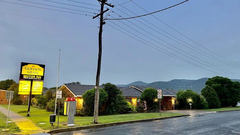 Golden Grain Motor Inn - Tourism Caloundra 1
