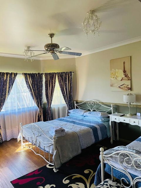 GOLDEN LACE B&B - Tourism Caloundra 4