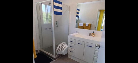 Golden Sands Beach House - Tourism Caloundra 0