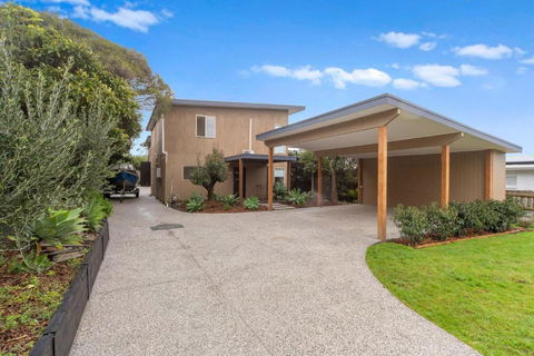 Golden Sands - Tourism Caloundra 2