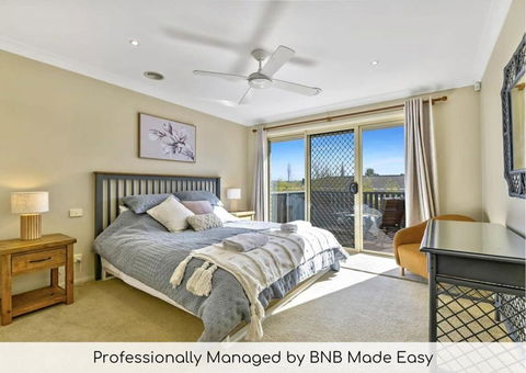 Goldfinch Way Stunning & Spacious Home Sleeps 11 - Tourism Caloundra 0