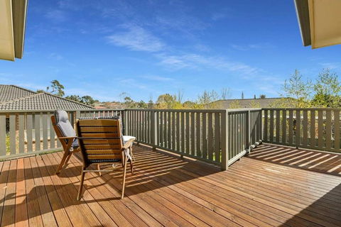 Goldfinch Way Stunning & Spacious Home Sleeps 11 - Tourism Caloundra 3