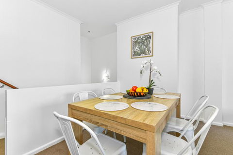 Goldsbrough 2 Bedrooms Split Apartment - Tourism Caloundra 0