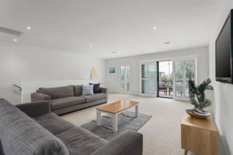 Golf Beach Retreat Torquay - Tourism Caloundra 4