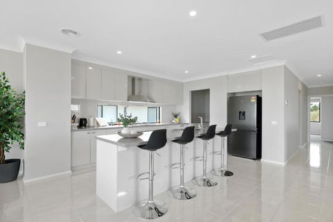 Golf Club Seaside Serenity By Ready Set Stay - Tourism Caloundra 2