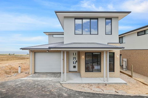 Golf Club Seaside Serenity By Ready Set Stay - Tourism Caloundra 4