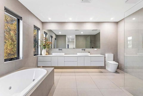 Golf Holiday - Tourism Caloundra 2