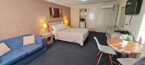 Golf Links Motel - Tourism Caloundra 1