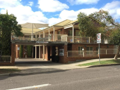 Golf Links Motel - Tourism Caloundra 2